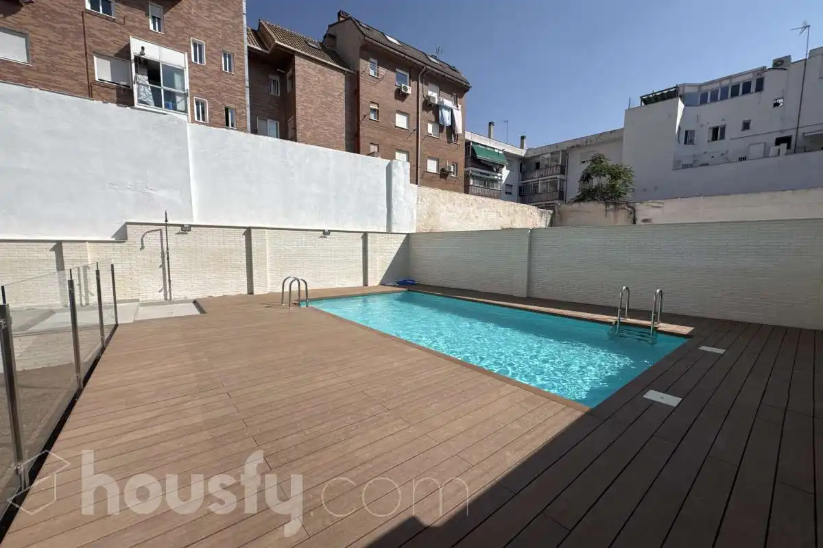 Schwimmbecken von Wohnung zur Miete in Madrid mit Klimaanlage, Heizung und Abstellraum