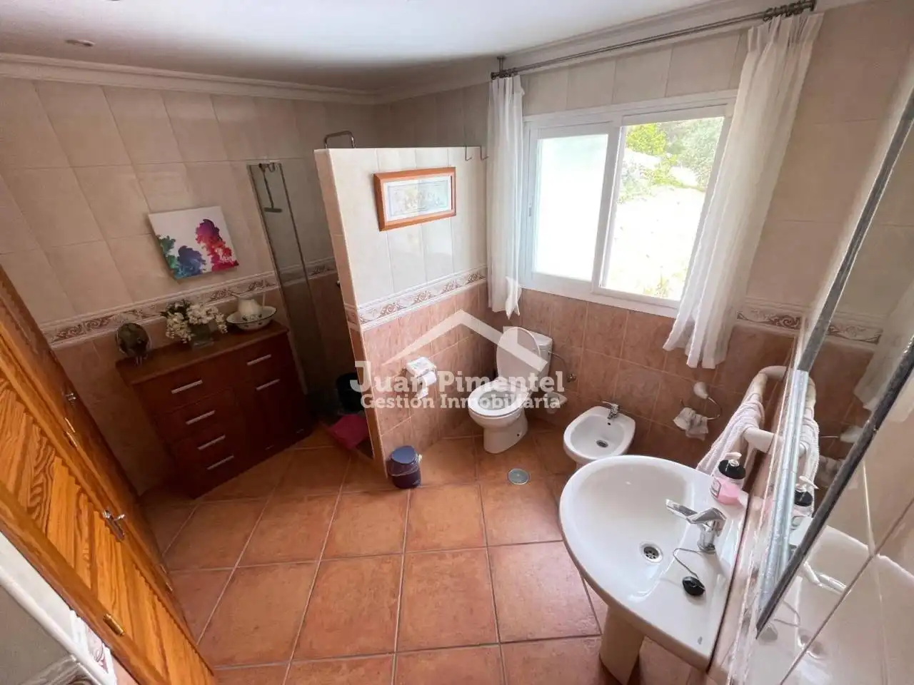 Bany de Finca rústica en venda en Estepona amb Aire condicionat, Jardí privat i Terrassa