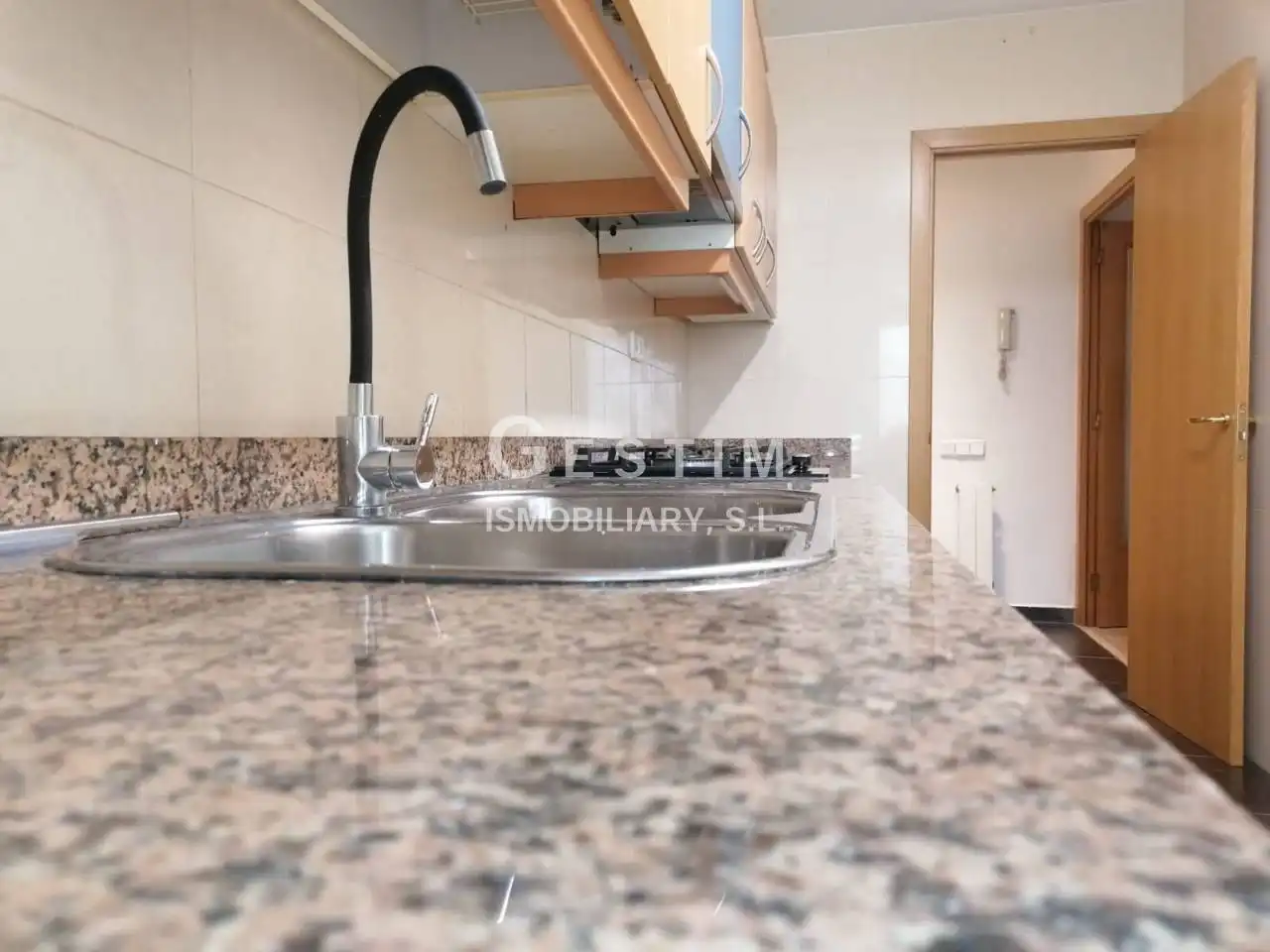 Cuina de Apartament en venda en Vic amb Aire condicionat i Calefacció