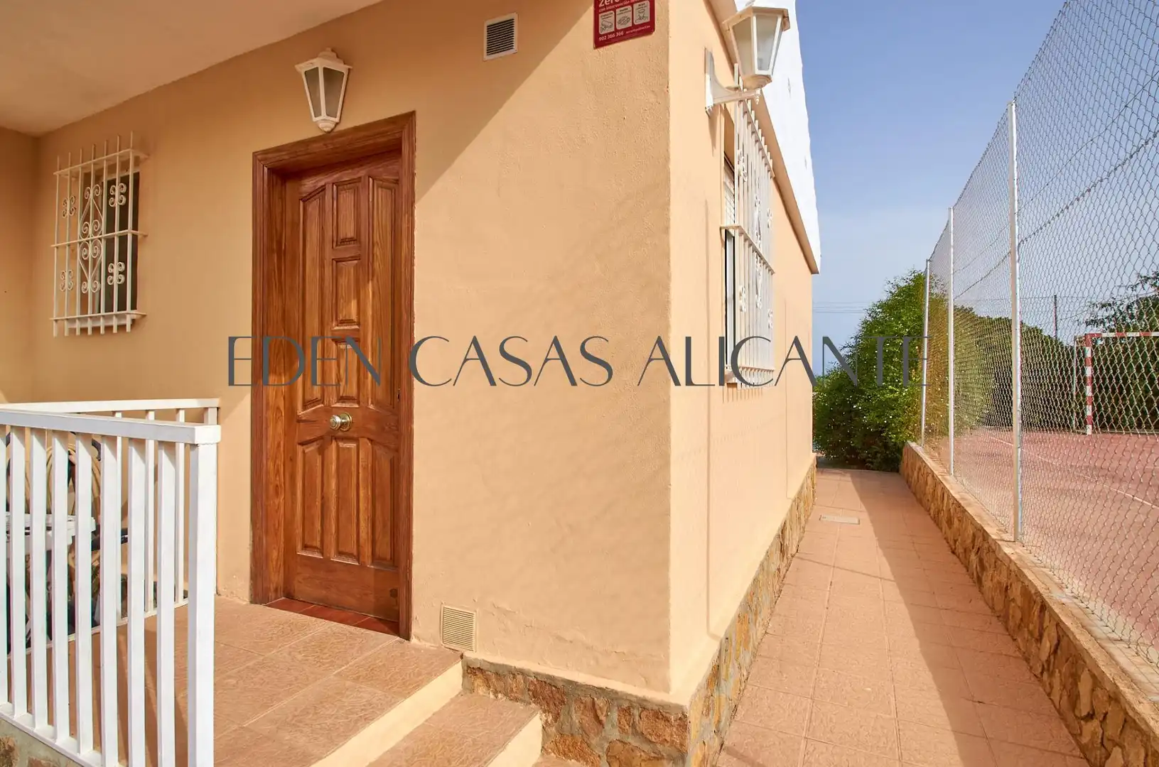 Haus oder Chalet zum Verkauf in Mutxamel mit Klimaanlage, Heizung und Privatgarten