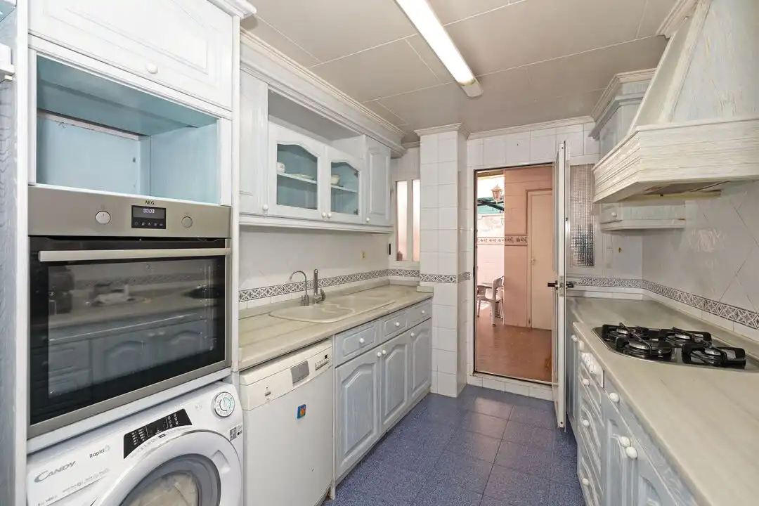 Piso con ascensor en venta en C. Julián Peña, imagen 4