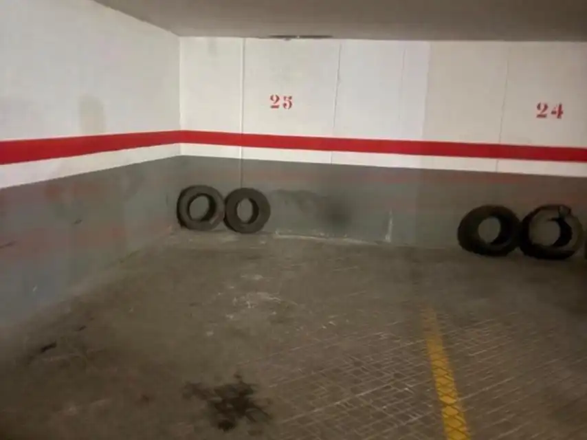 Parking of Garage for rent in Ensanche - Fuenfresca