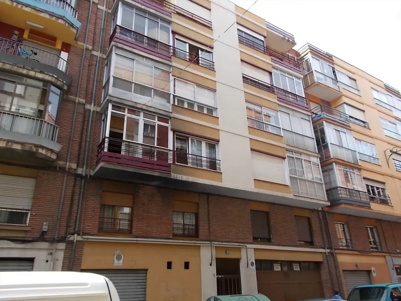 Flat with terrace for sale in Calle Templarios 7