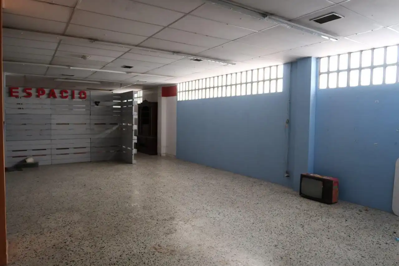 Local comercial en venda a Mariscal Pardo de Cela, imagen 4