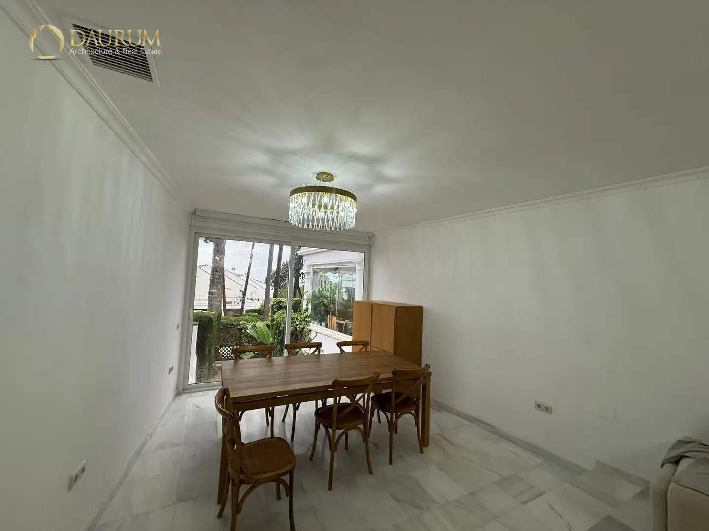 Comedor de Casa adosada en venta en Marbella con Aire acondicionado, Calefacción y Terraza