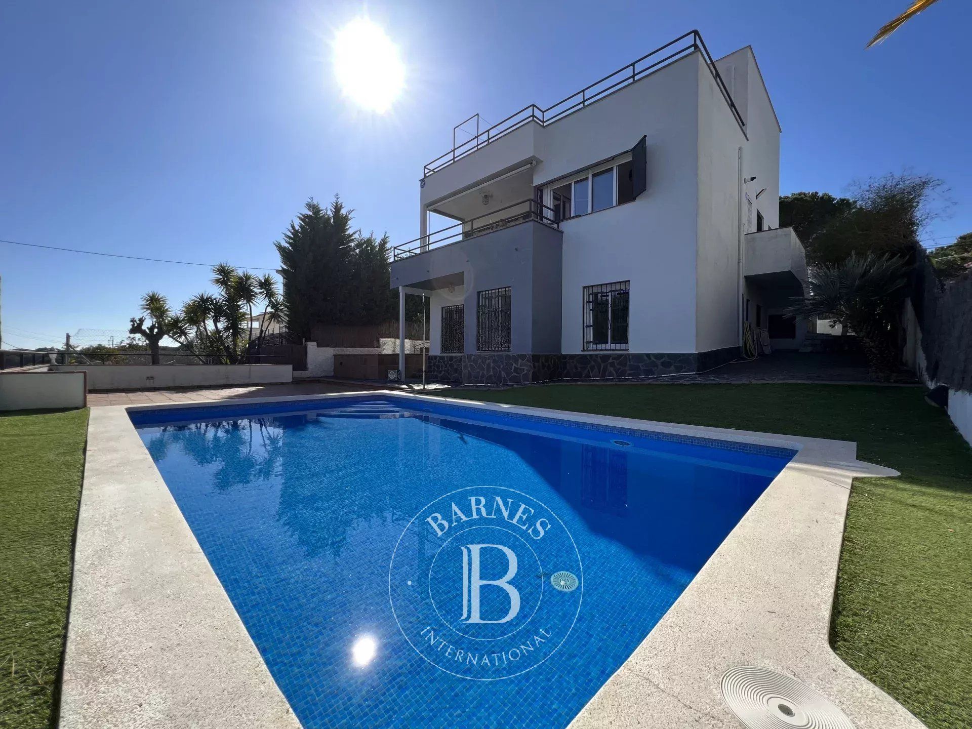 Piscina de Casa o xalet en venda en Sant Pol de Mar amb Aire condicionat, Calefacció i Jardí privat
