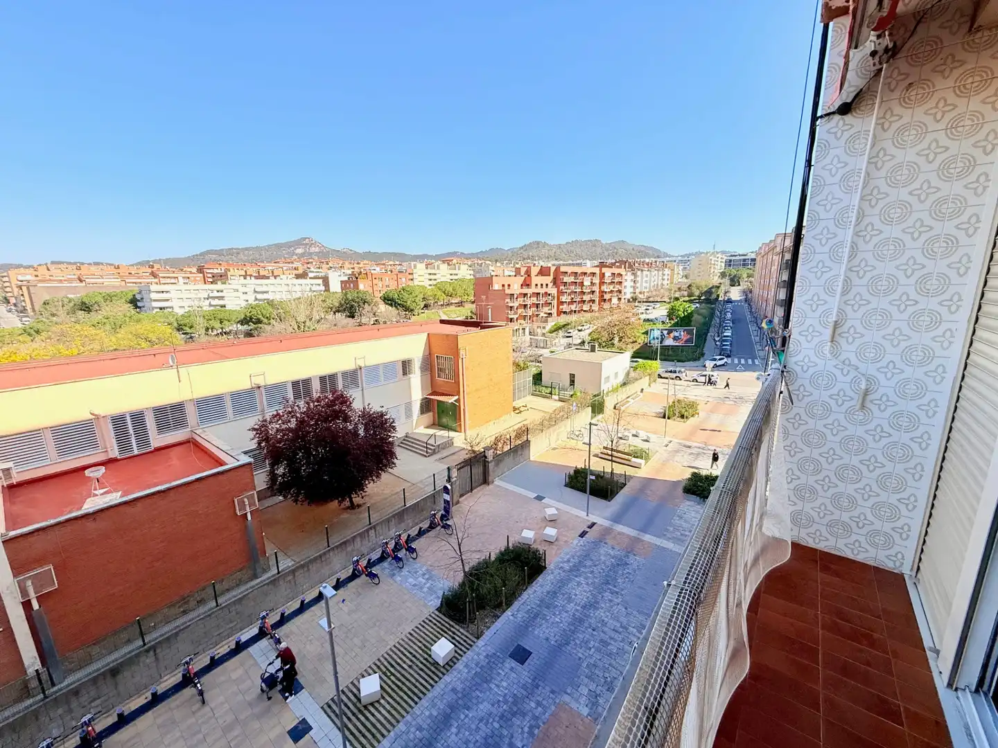 Vista exterior de Piso en venta en Sant Feliu de Llobregat con Amueblado, Horno y Balcón