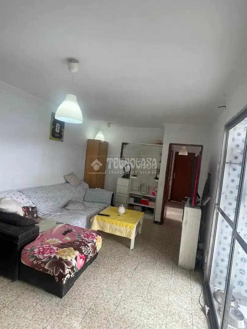 Bedroom of Flat for sale in Sevilla  with Air Conditioner and Balcony