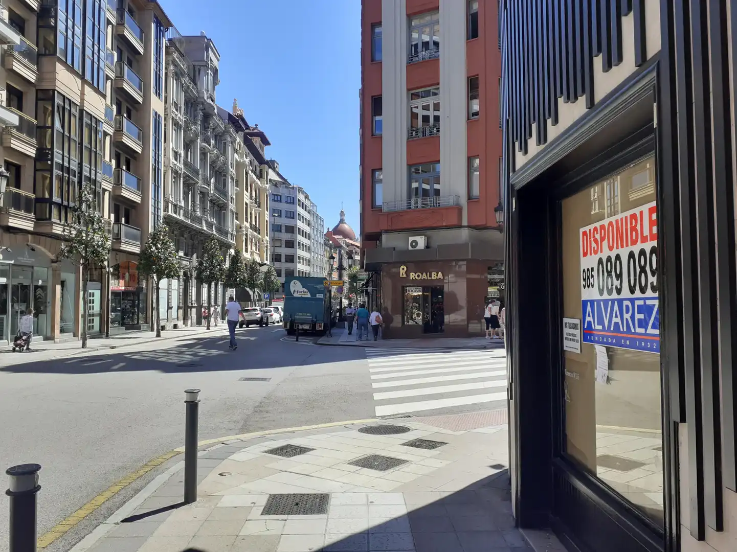 Vista exterior de Local de lloguer en Oviedo 