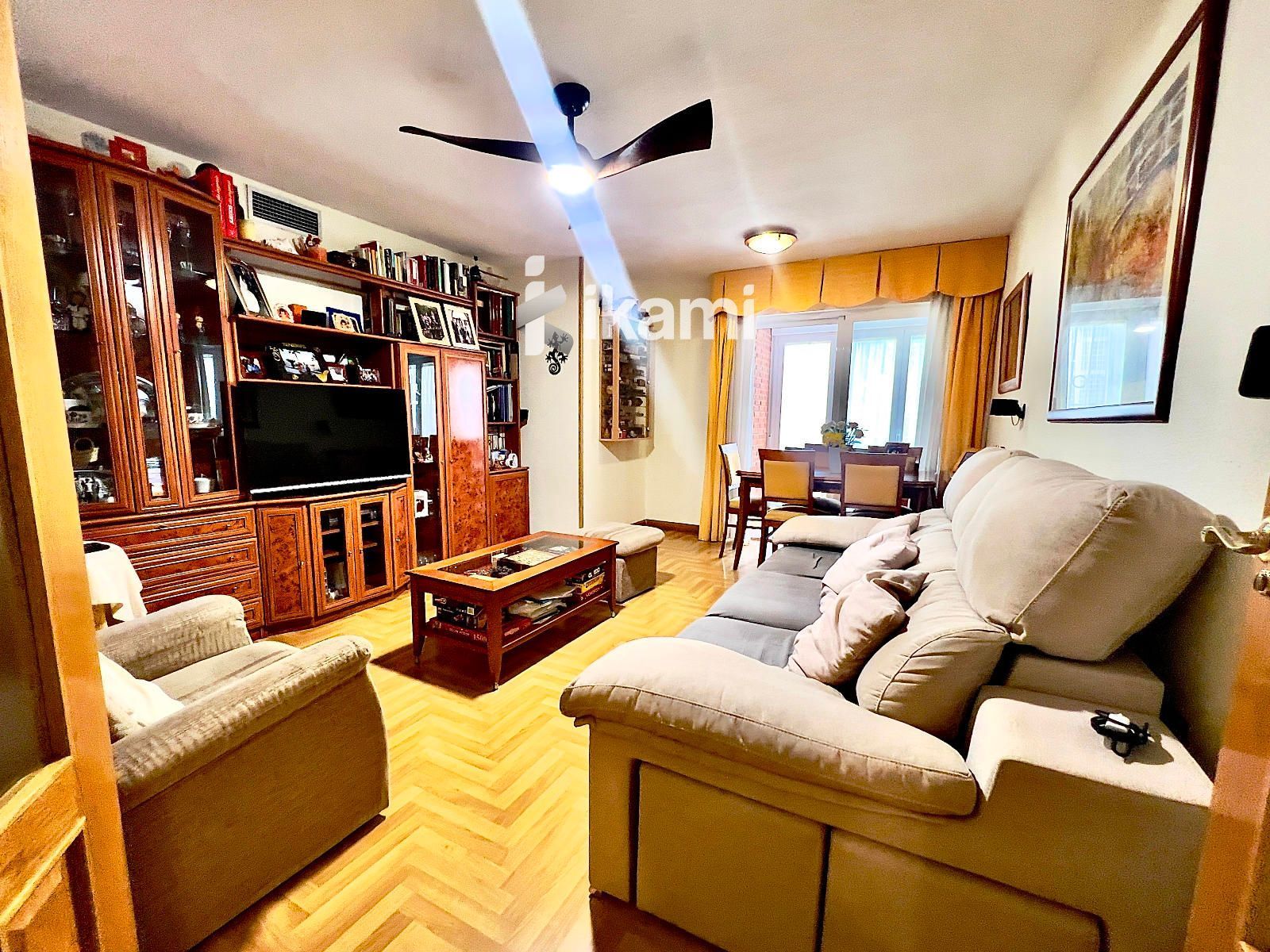 Sala d'estar de Pis en venda en  Madrid Capital amb Aire condicionat, Calefacció i Terrassa