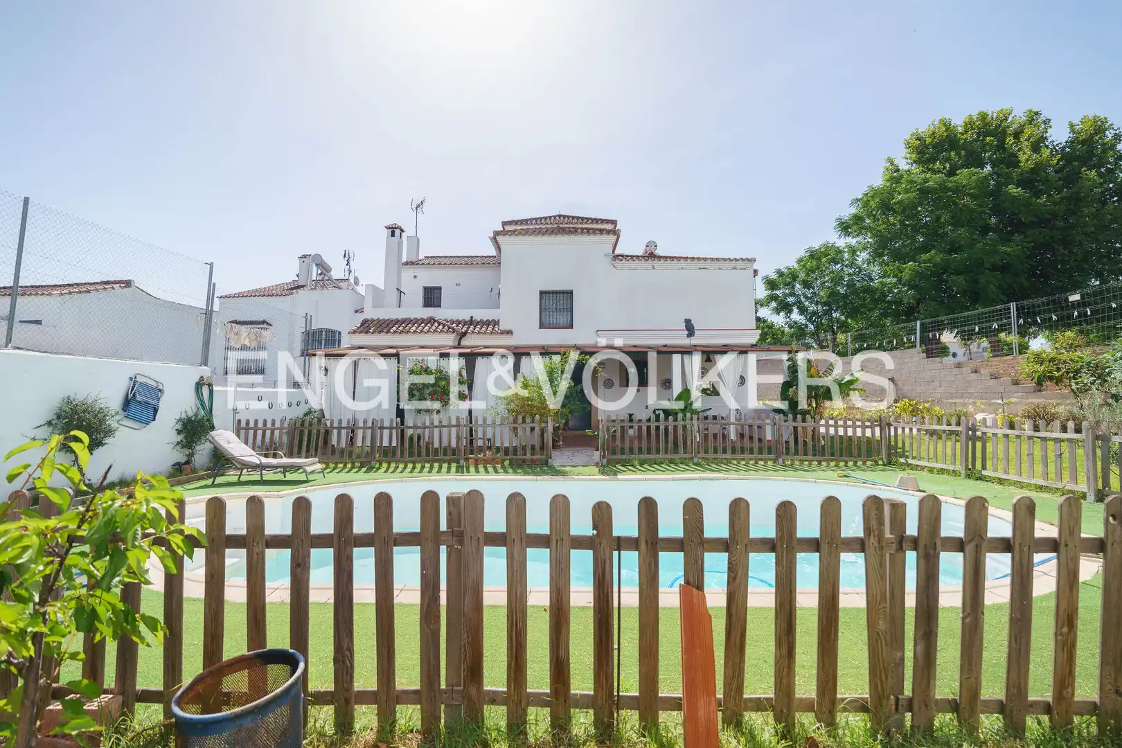 Vista exterior de Casa o xalet en venda en Bornos amb Aire condicionat, Calefacció i Jardí privat