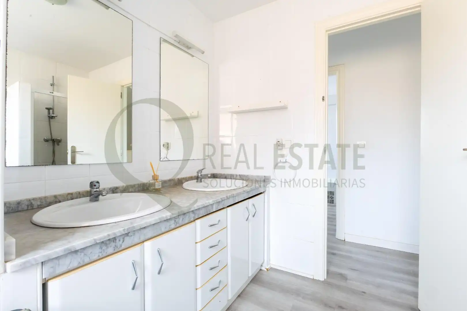 Baño de Casa o chalet en venta en Alicante / Alacant con Jardín privado, Terraza y Trastero