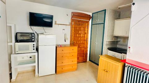 Foto 2 de Estudio de alquiler en Calle Almona de San Juan de Dios, Centro - Sagrario,  Granada Capital