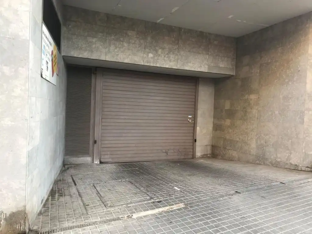 Aparcament amb ascensor en venda a C/ Don Pelayo, imagen 4