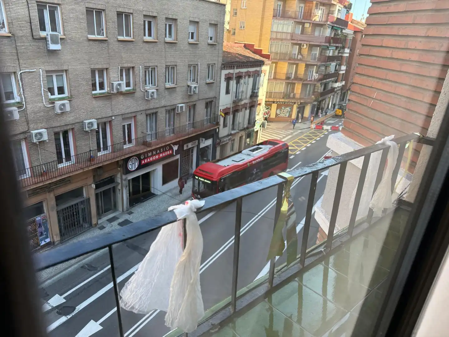 Vista exterior de Pis en venda en Zaragoza amb Aire condicionat i Balcó