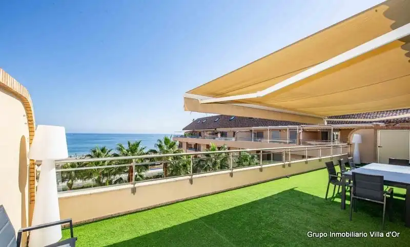 Penthouse with pool for sale in El Puerto