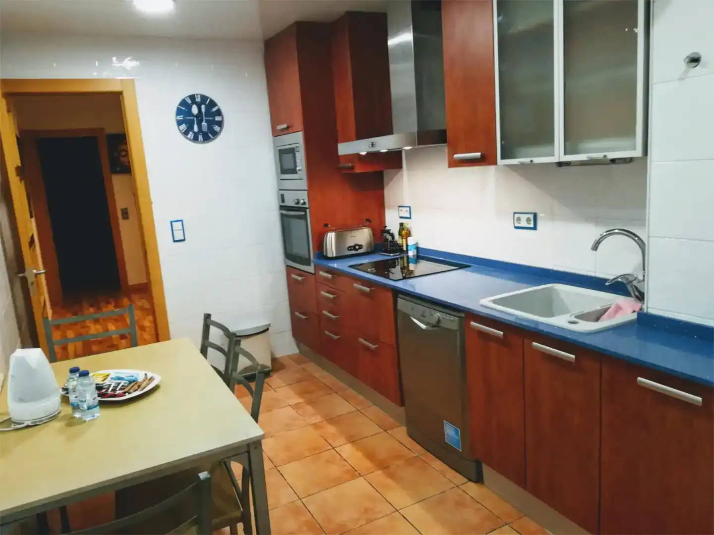 Cuina de Pis de lloguer en Vilanova i la Geltrú amb Aire condicionat, Parquet i Moblat
