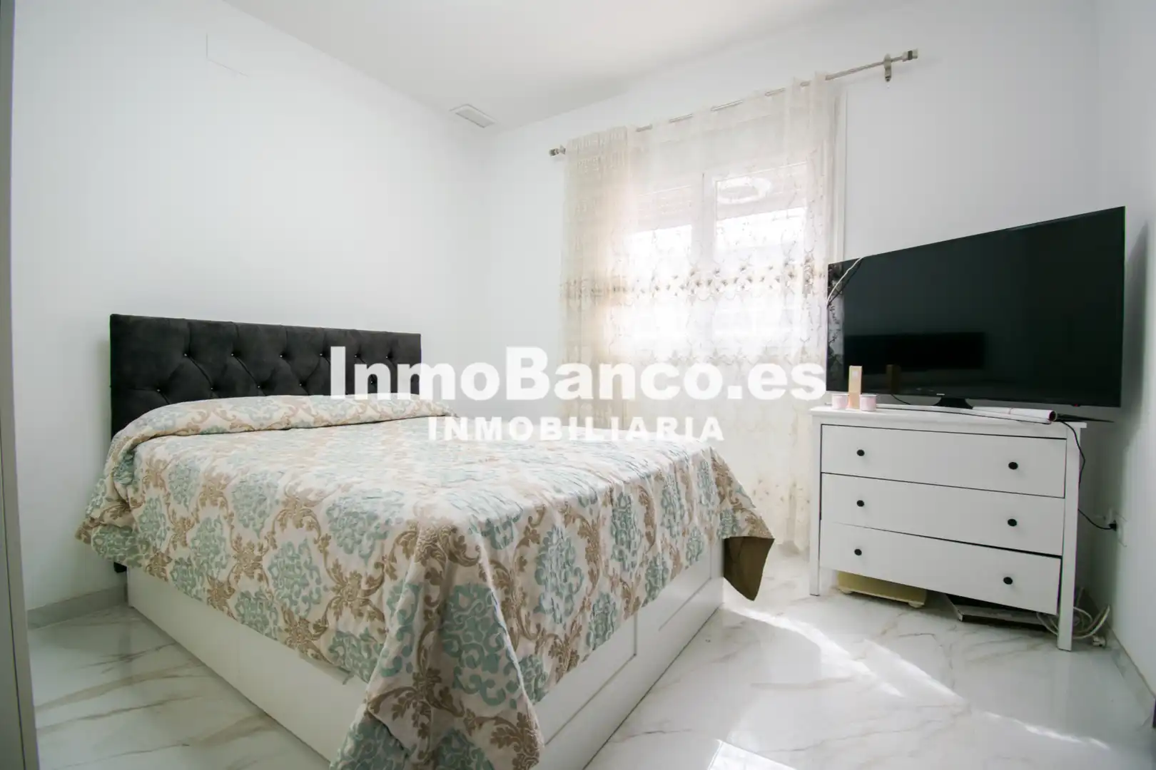 Habitación de Casa o chalet en venta en Chiva con Jardín privado, Parquet y Terraza