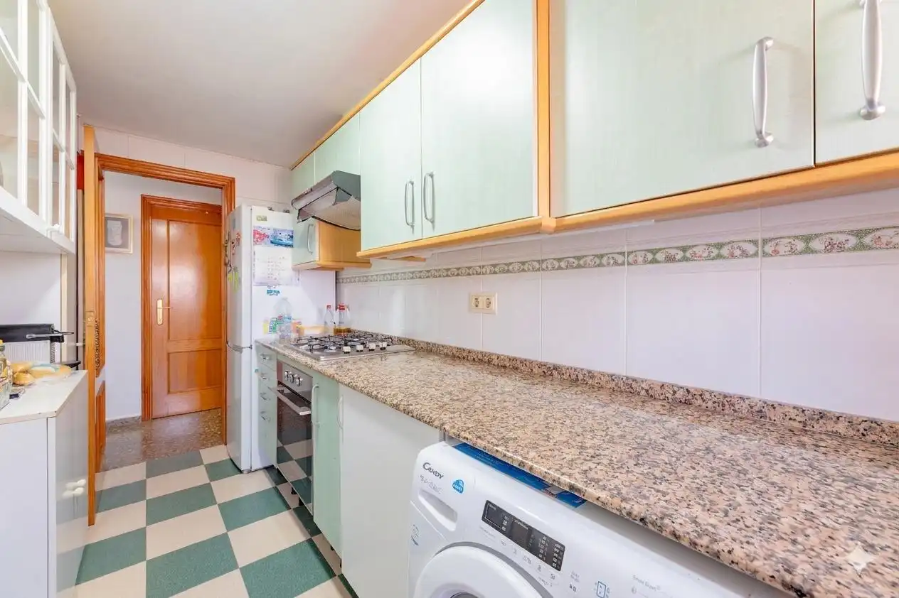 Kitchen of Flat for sale in La Pobla de Vallbona  with Balcony