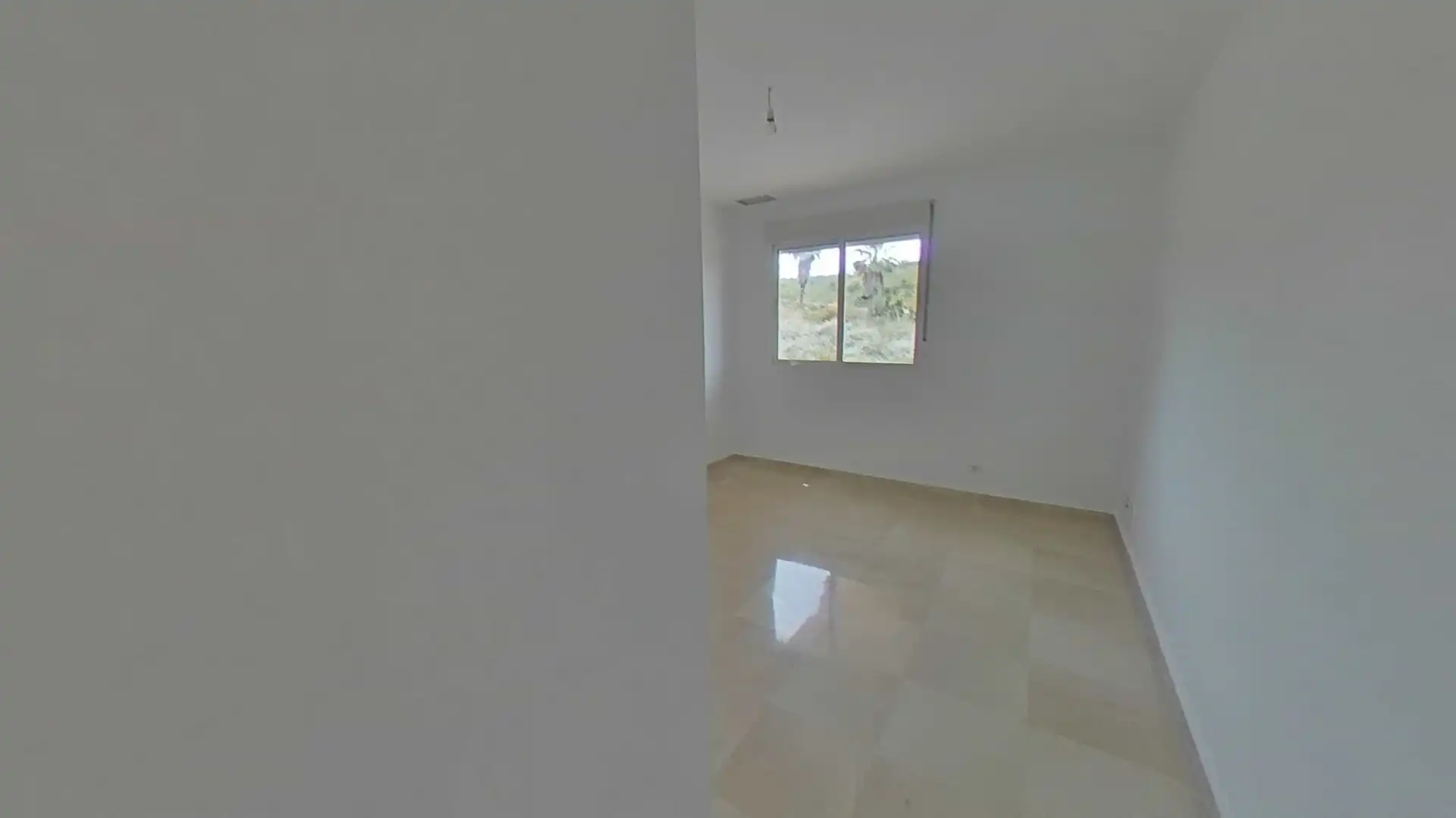 Schlafzimmer von Wohnungen zum Verkauf in Manilva mit Klimaanlage, Abstellraum und Schwimmbad