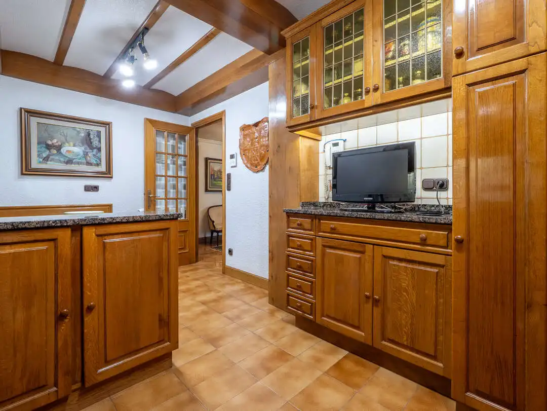 Küche von Wohnung zum Verkauf in Zarautz mit Heizung, Privatgarten und Terrasse