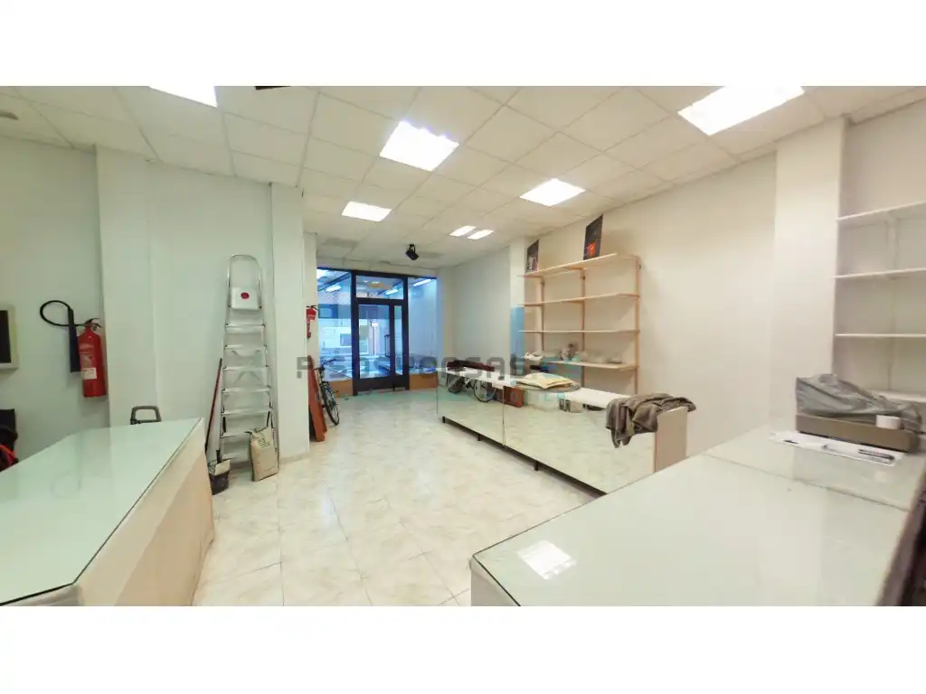 Local en venta en Zaragoza con Amueblado