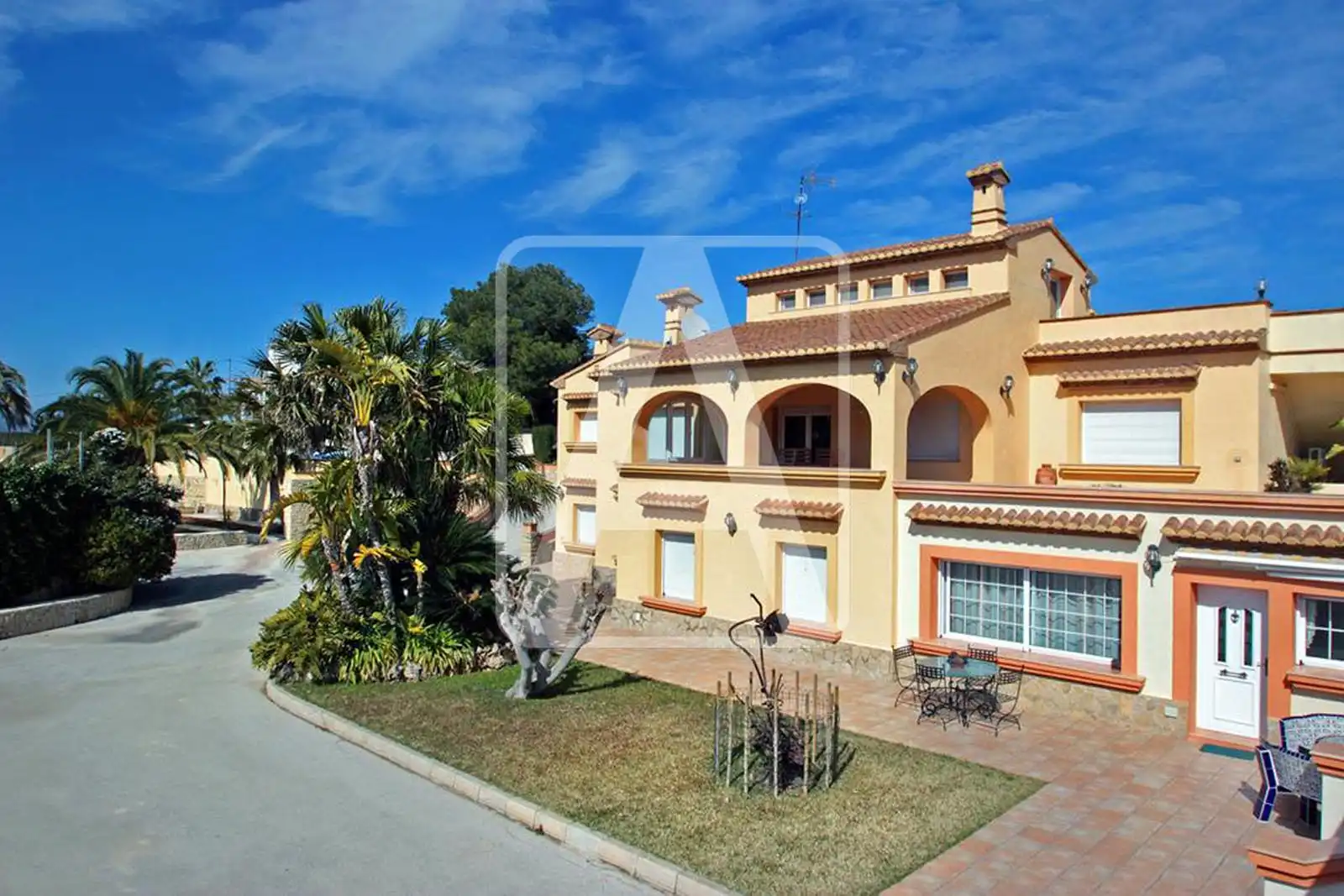 Maison rustique avec piscine à vendre à Teulada