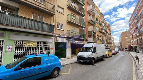Se vende piso zona centro. ascensor. tres dormitorios.