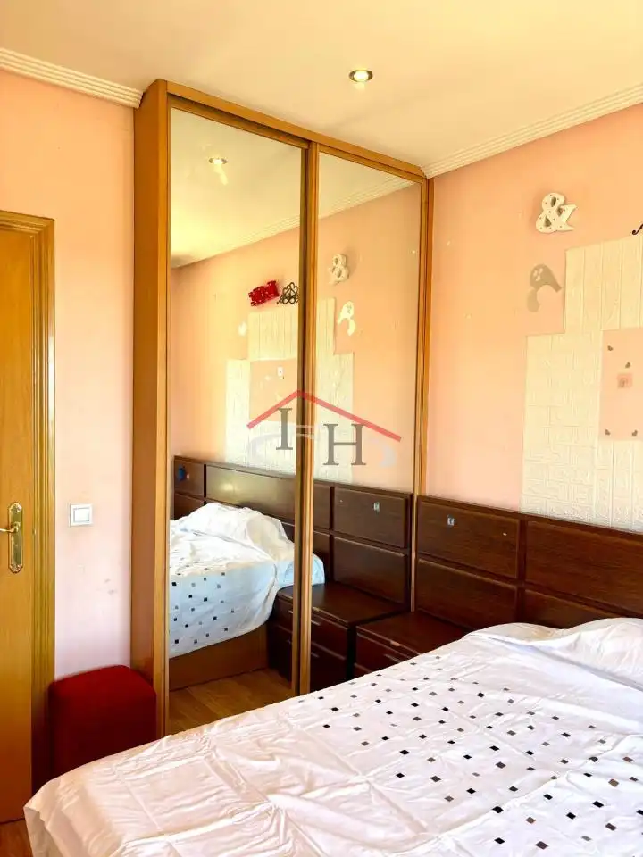 Bedroom of Apartments for sale in Valverde de la Virgen  with Heating, Parquet flooring and Terrace