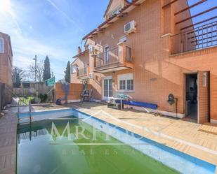 Garden of Single-family semi-detached for sale in Griñón  with Air Conditioner, Terrace and Swimming Pool