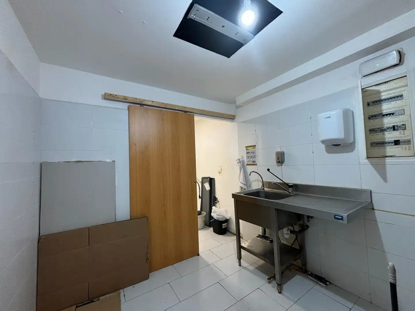 Commercial properties for rent in Avenida banys, dels, Lluminetes