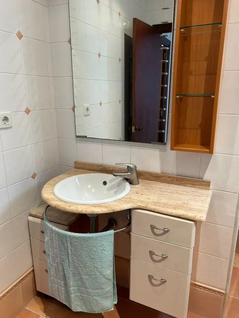 Baño de Piso de alquiler en Alboraya con Amueblado y Balcón