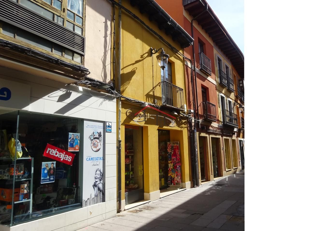 Exterior view of House or chalet for sale in León Capital   with Heating and Private garden