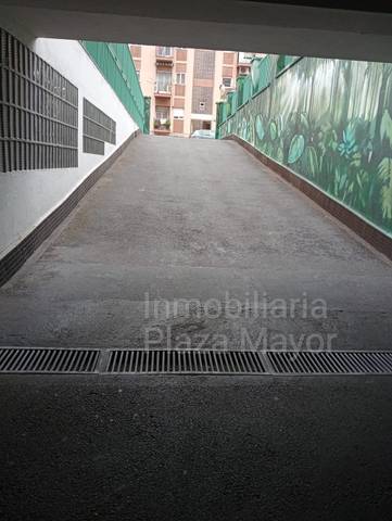 Garaje en Venta en Calle Trébol en Garrido Norte