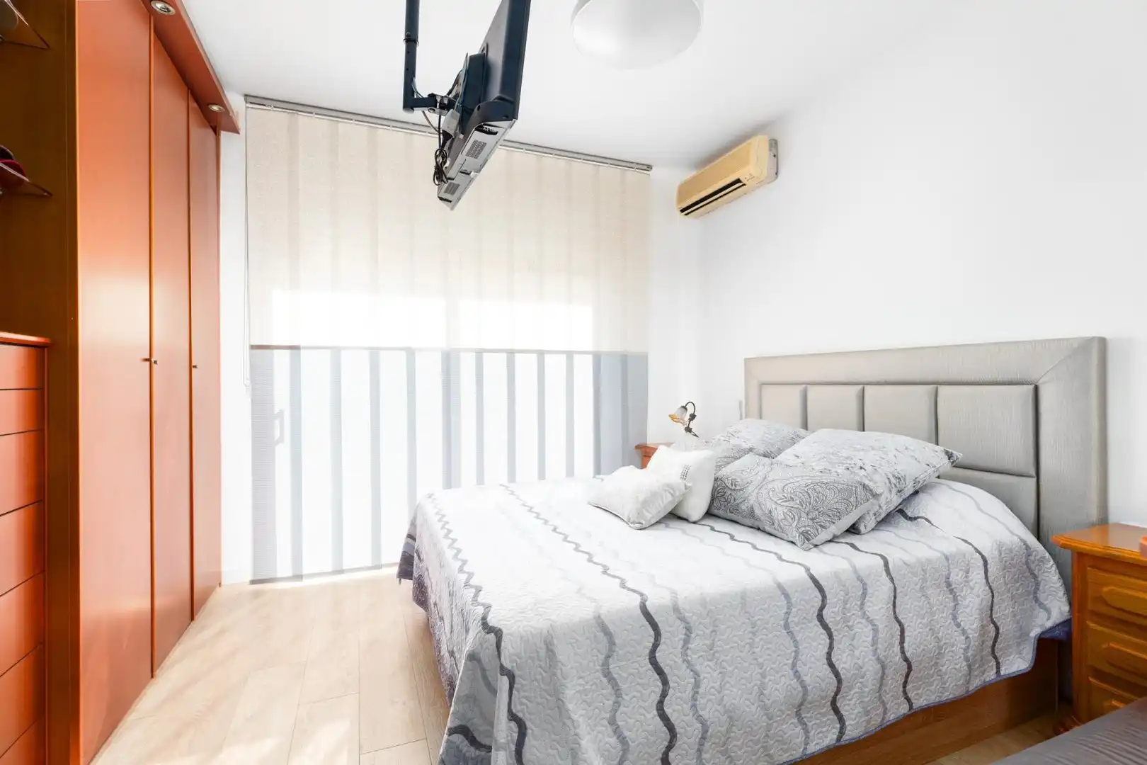 Schlafzimmer von Maisonette zum Verkauf in Mataró mit Klimaanlage, Möbliert und Balkon
