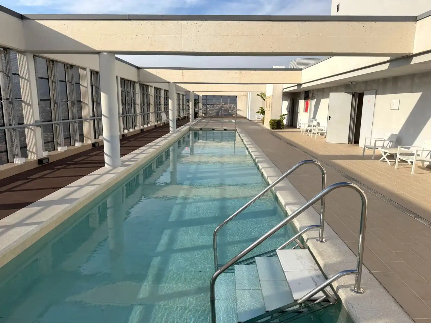 Swimming pool of Flat for sale in Barcelona  with Air Conditioner, Heating and Terrace
