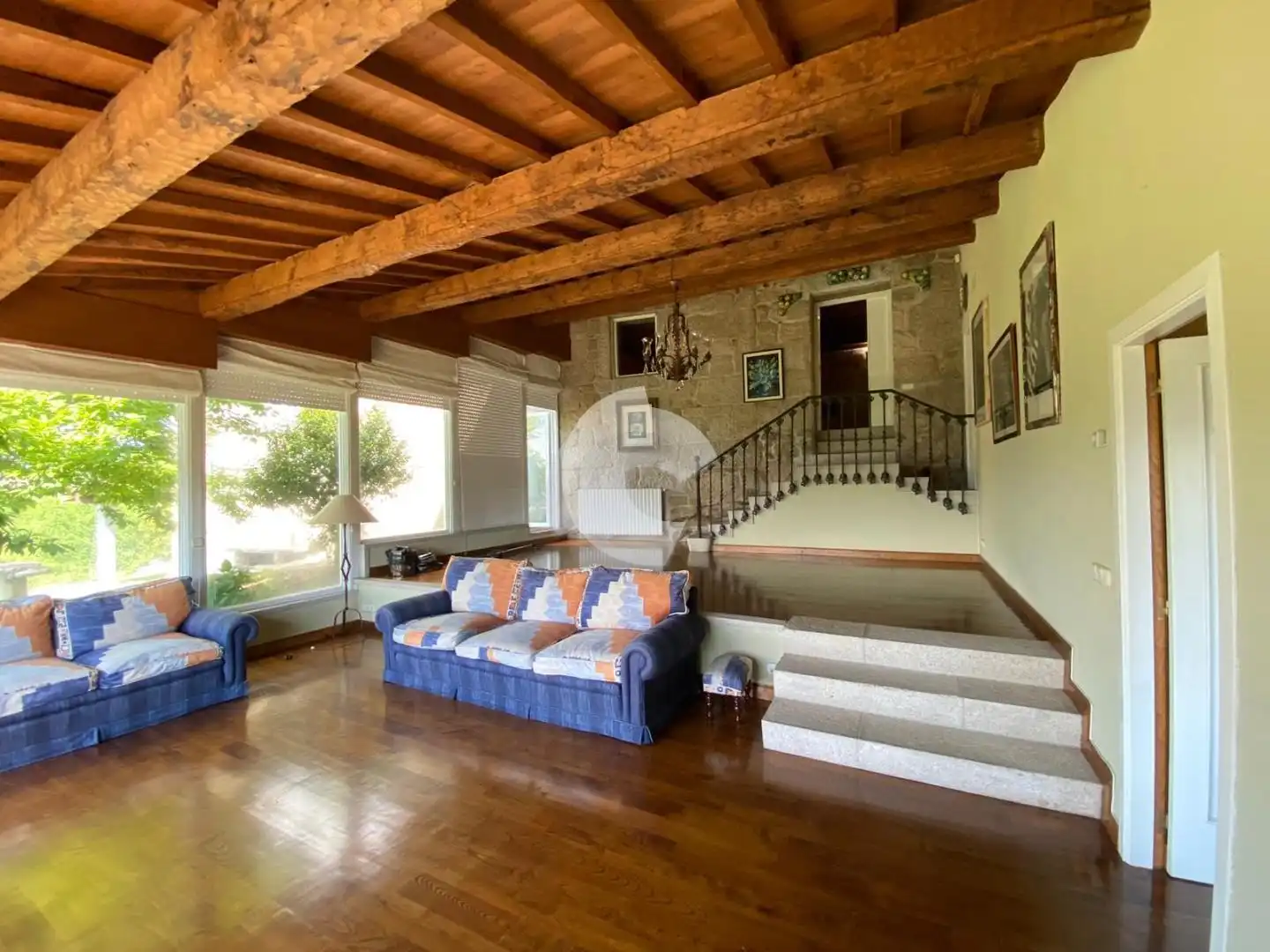 Sala d'estar de Casa o xalet en venda en San Cibrao das Viñas amb Calefacció, Jardí privat i Parquet