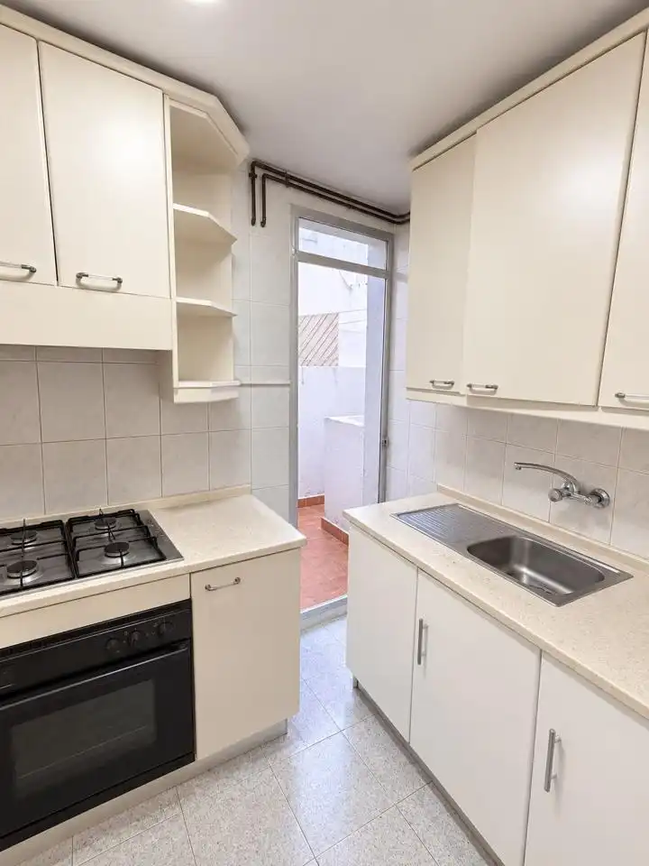 Küche von Erdgeschoss zum Verkauf in Madrid mit Heizung