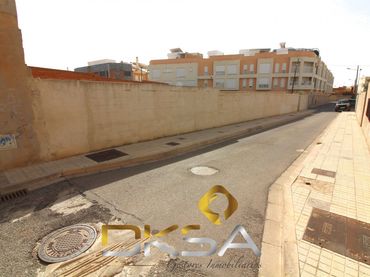 Residential land for sale in Calle MADRIGAL