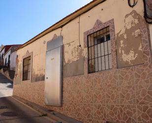 Vista exterior de Casa adosada en venda en Puertollano