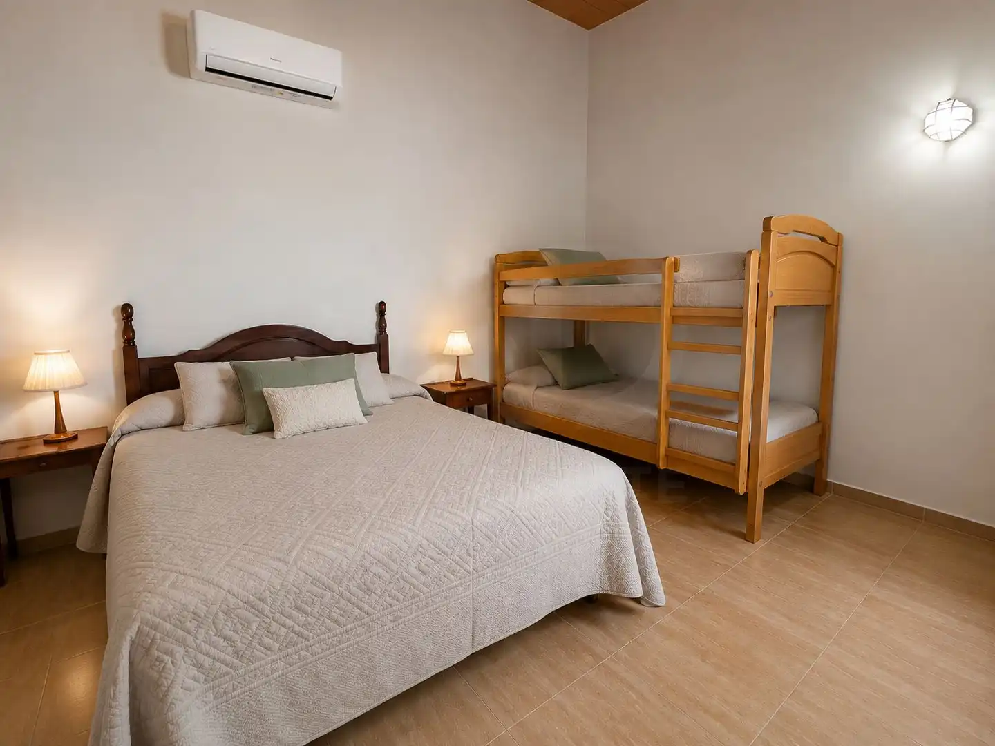 Bedroom of Houses for sale in Fortuna  with Air Conditioner, Terrace and Swimming Pool