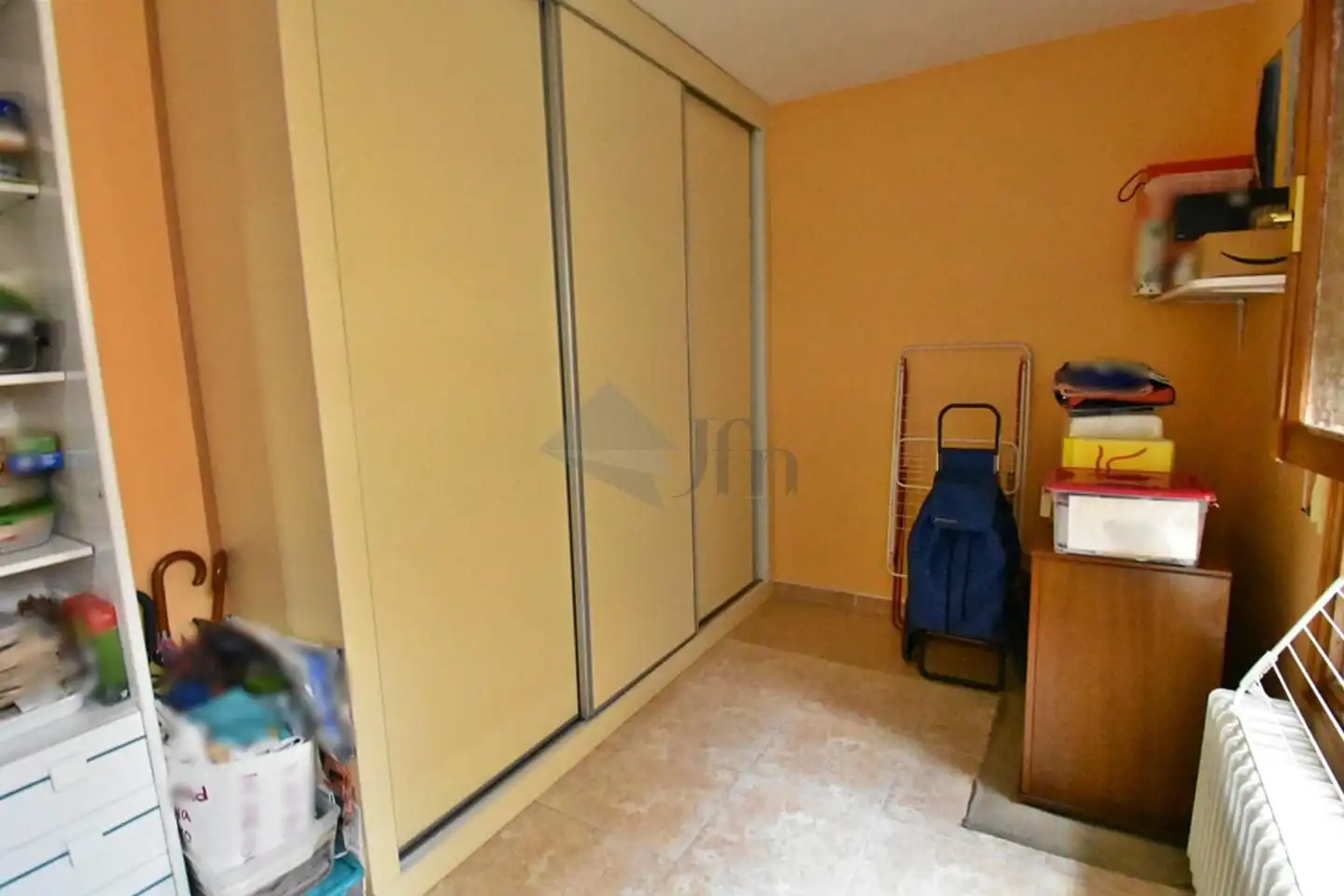 Dormitori de Pis en venda en Olmedo amb Calefacció, Parquet i Terrassa