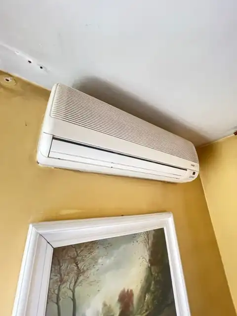 Außenansicht von Wohnung zum Verkauf in Coslada mit Klimaanlage, Heizung und Terrasse