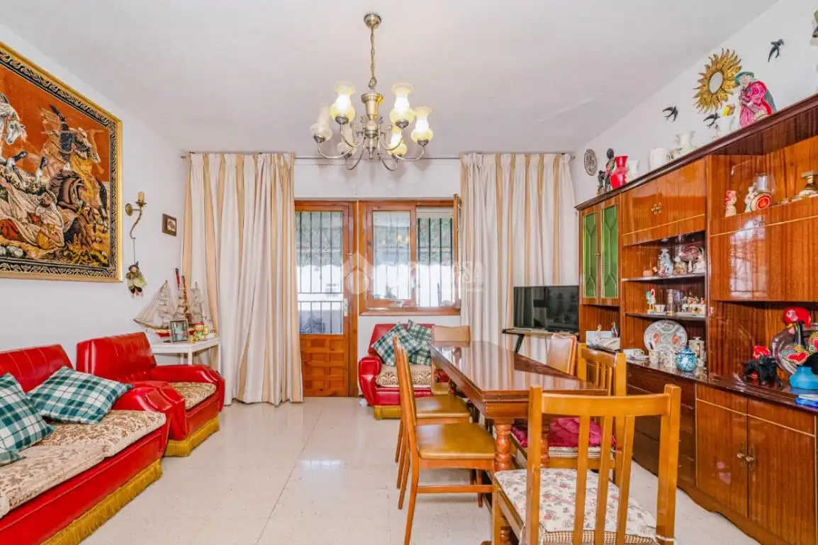 Sala de estar de Piso en venta en Granada con Calefacción, Amueblado y Balcón