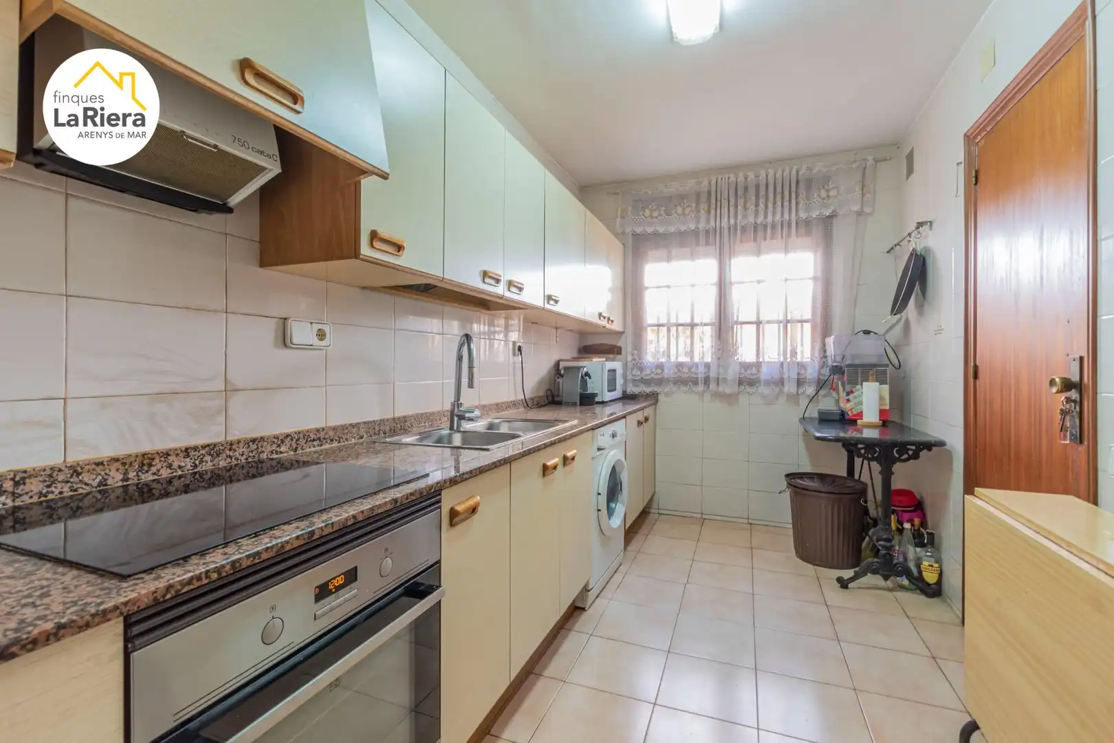 Cocina de Casa o chalet en venta en Arenys de Mar con Terraza, Trastero y Balcón