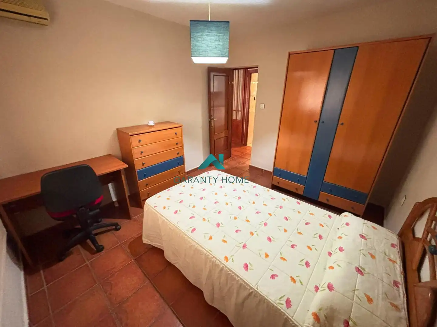 Bedroom of Flat for rent in Jaén  with Air Conditioner, Terrace and Furnished