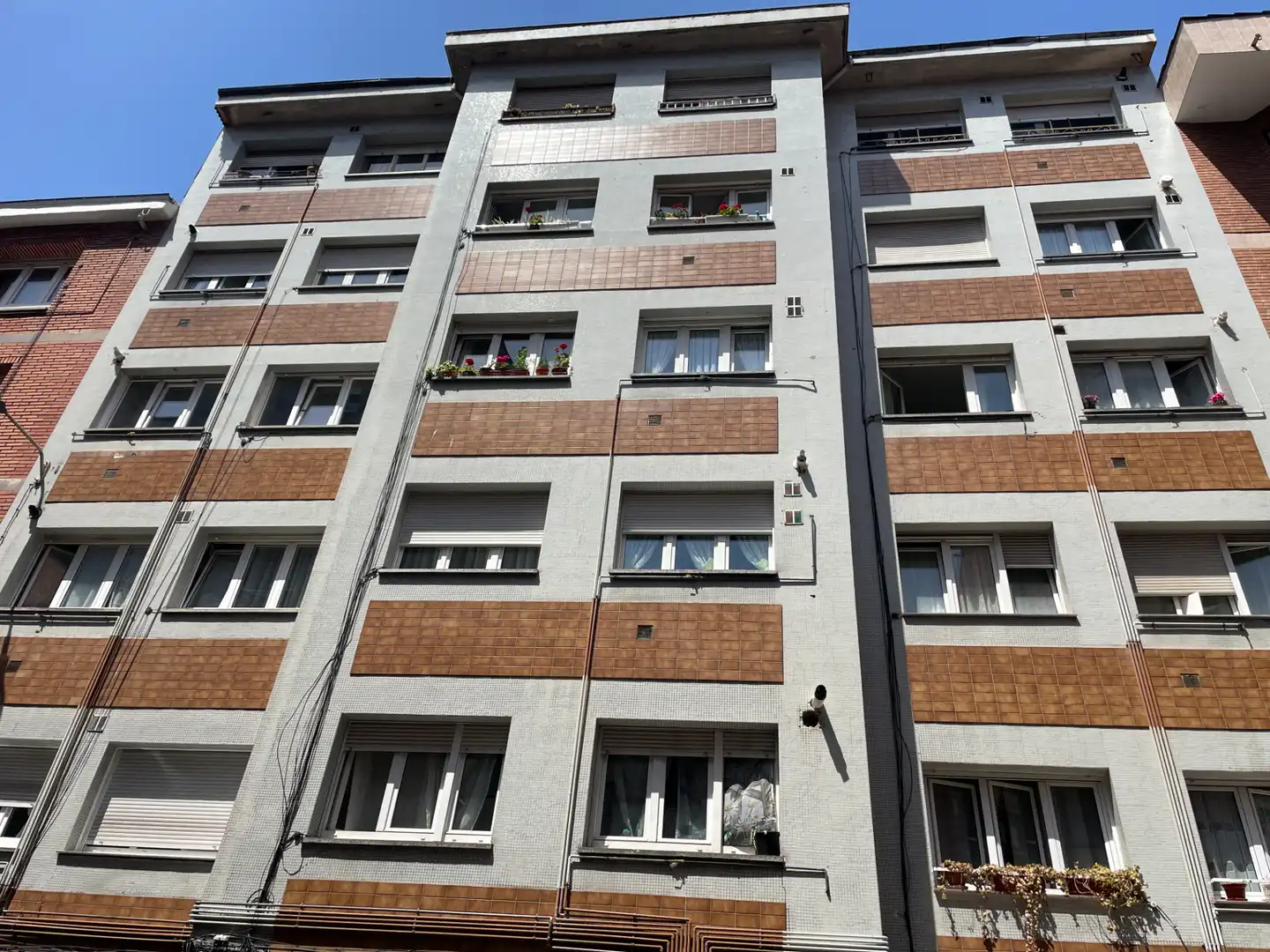 Vista exterior de Pis en venda en Gijón  amb Calefacció, Parquet i Traster