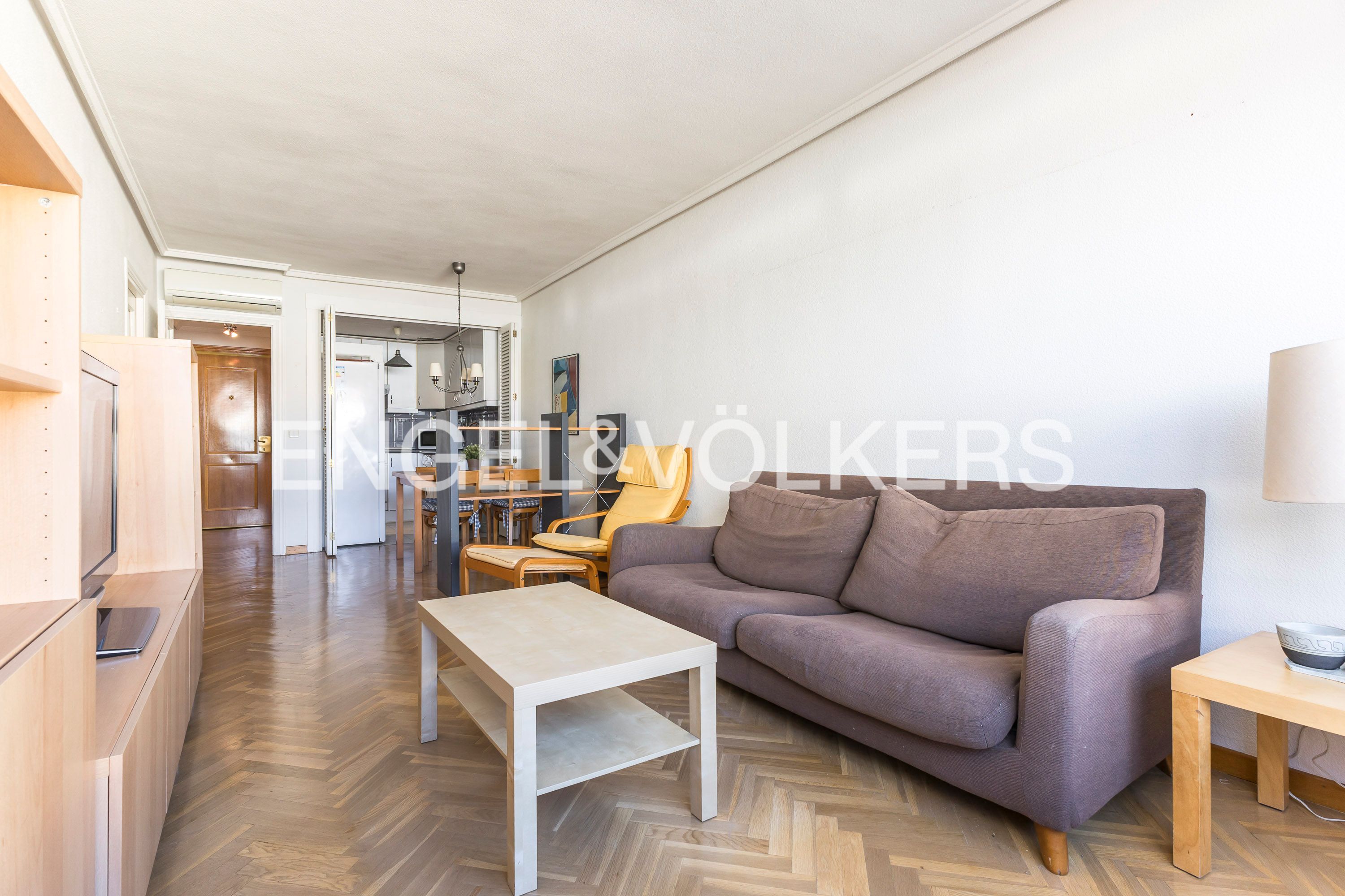 Living room of Flat for sale in  Madrid Capital  with Air Conditioner, Heating and Parquet flooring