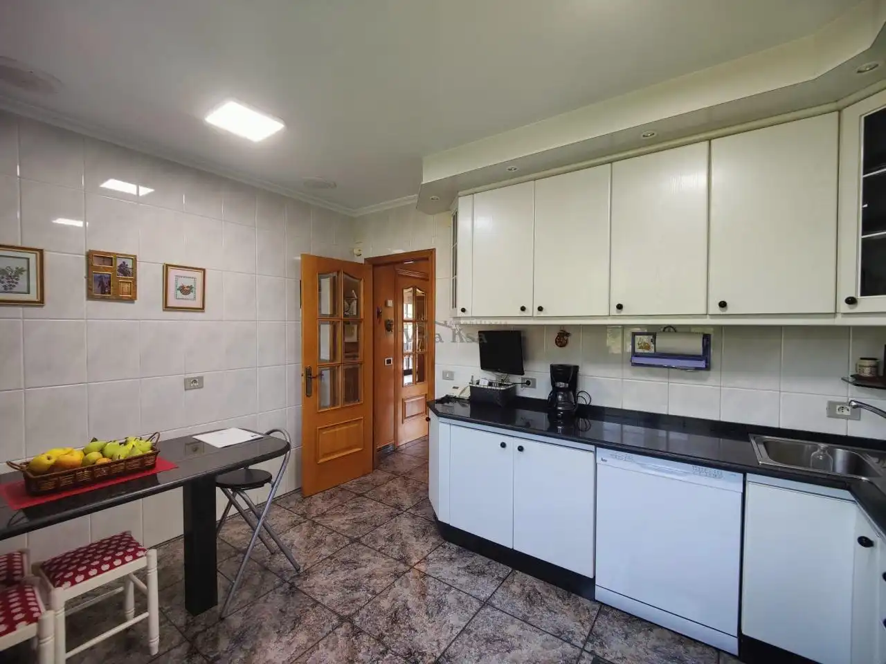 Kitchen of Houses for sale in Ourense Capital   with Heating, Private garden and Swimming Pool
