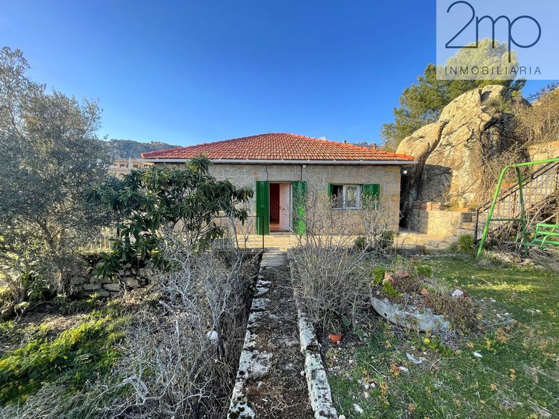 Exterior view of House or chalet for sale in Manzanares El Real  with Private garden, Terrace and Storage room